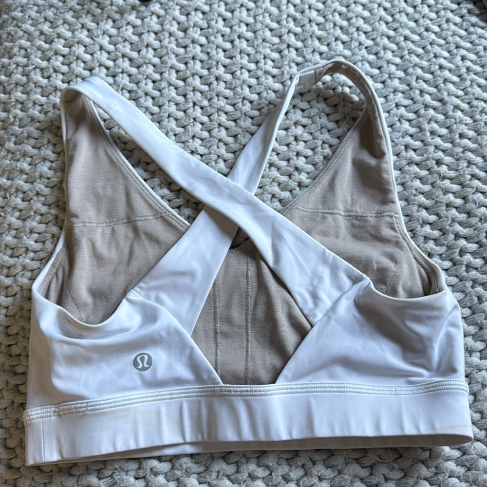Lululemon cross sports bra